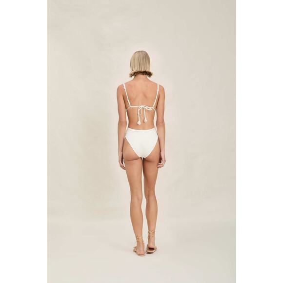 Jacquelyn Full Piece - Picture 2 of 4